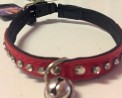 Bőr nyakőrv 1 cm széles,30 cm hosszú,gumis,strasszos,csengővel